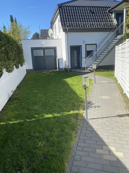 Modernes Wohnen: 2,5-Zimmer-Wohnung in Berlin-Rudow — photo 1